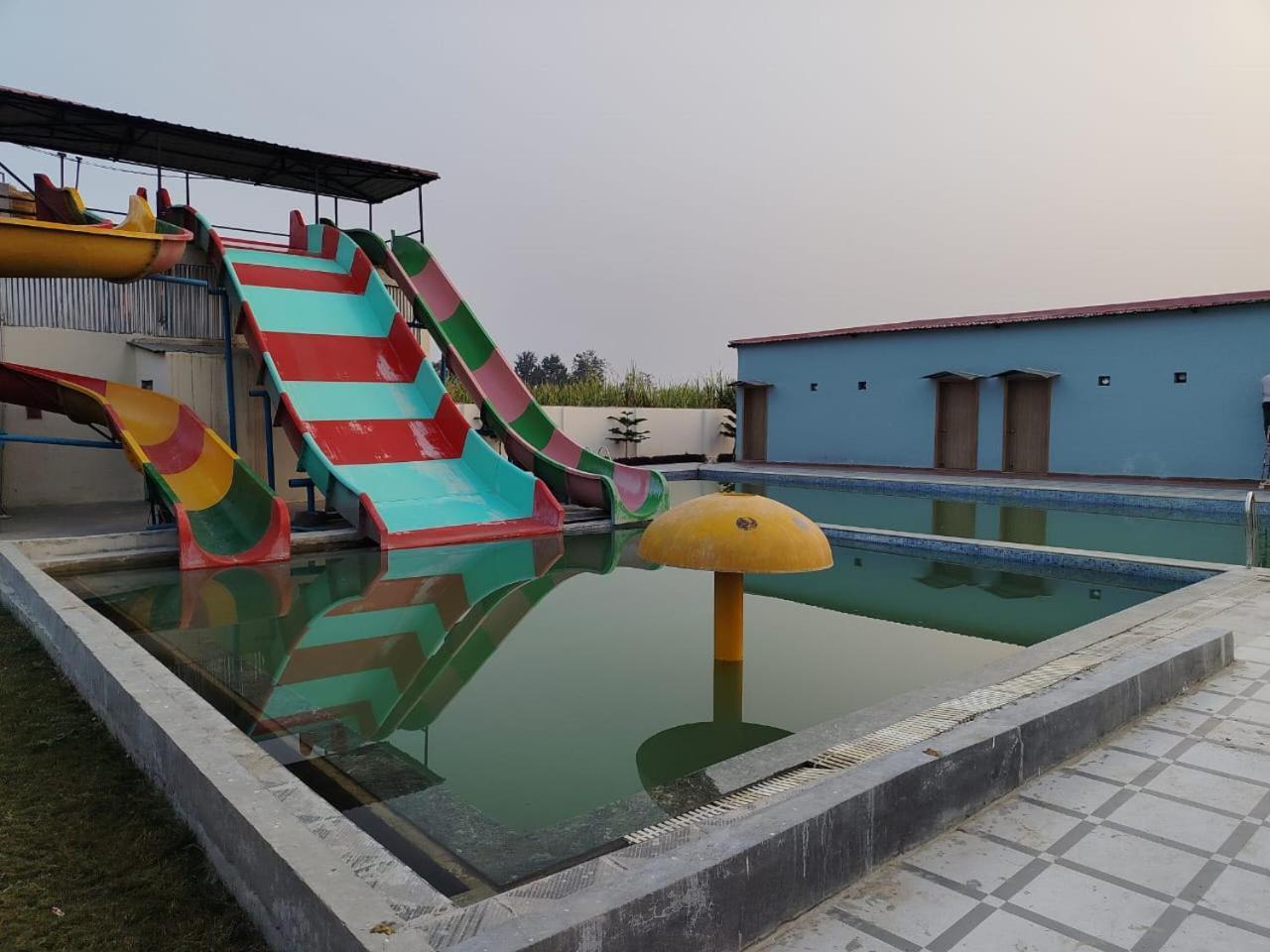 Bahraich The Velvet Sky Hotel & Resort מראה חיצוני תמונה